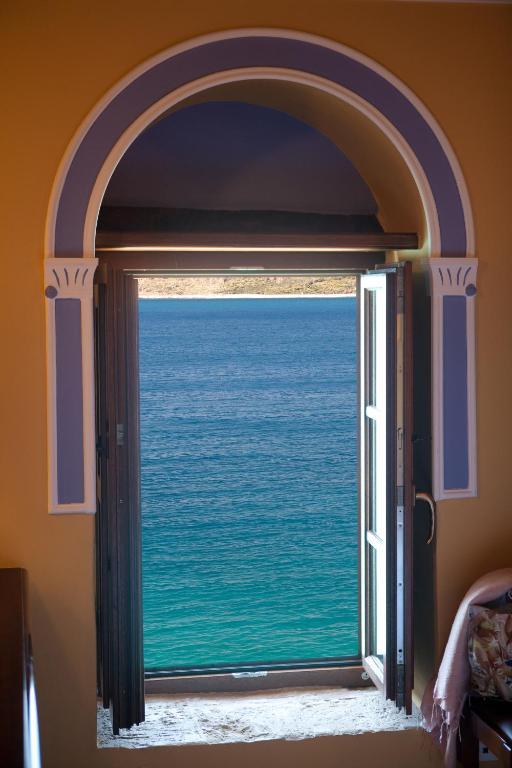Hotel Mavromichalai Liménion Habitación foto