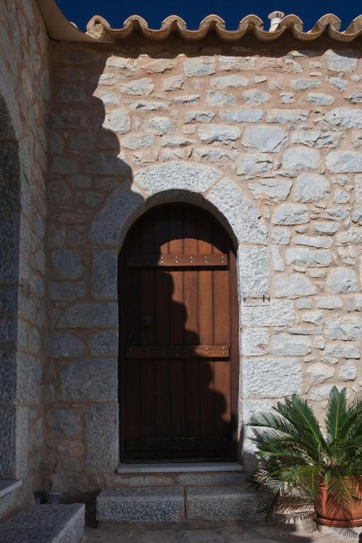 Hotel Mavromichalai Liménion Exterior foto