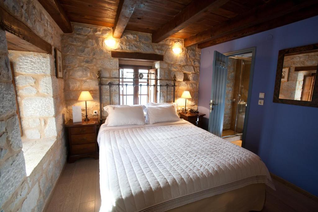 Hotel Mavromichalai Liménion Habitación foto