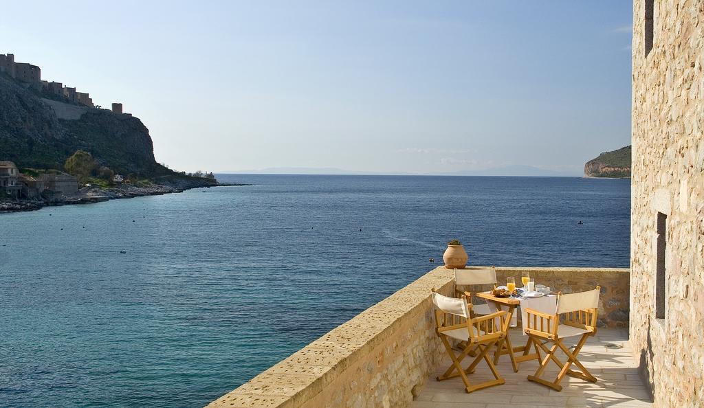 Hotel Mavromichalai Liménion Exterior foto